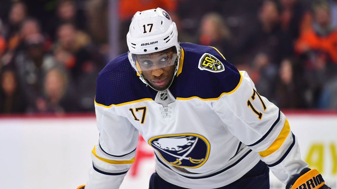 PHILADELPHIA, PA - MARCH 07: Buffalo Sabres Winger Wayne Simmonds (17) looks on in the second period during the game between the Buffalo Sabres and Philadelphia Flyers on March 07, 2020 at Wells Fargo Center in Philadelphia, PA.