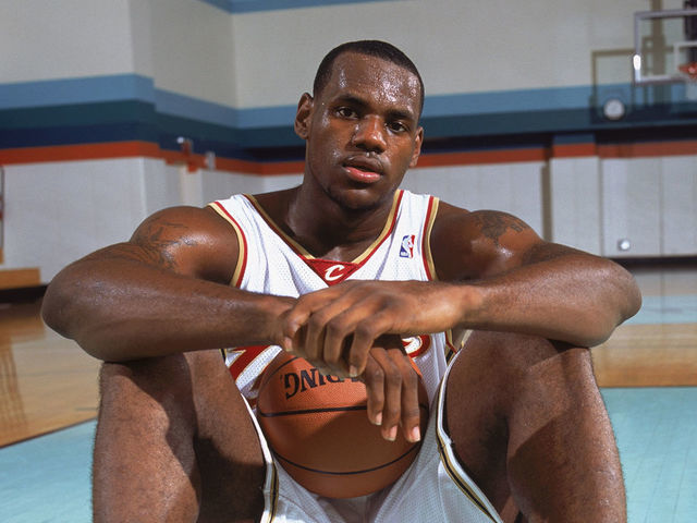 最高等級的球星卡!詹姆斯簽名新秀卡將被拍賣 預計成交價至少100萬美元!-黑特籃球-NBA新聞影音圖片分享社區