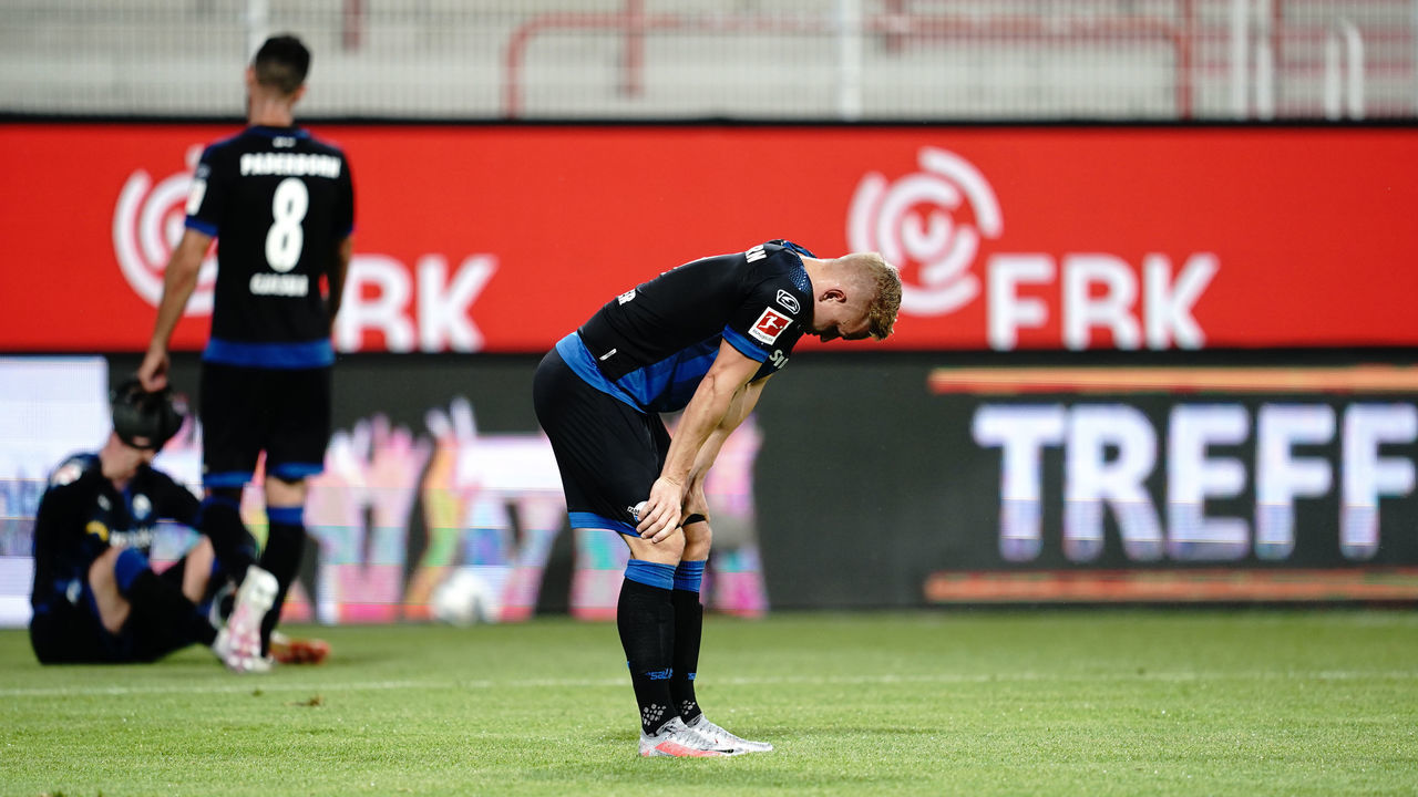 16 June 2020, Berlin: Football: Bundesliga, 1st FC Union Berlin - SC Paderborn 07, 32nd matchday at the An der Alten Försterei stadium. Paderborn's Kai Pröger reacts after the game. IMPORTANT NOTE: According to the regulations of the DFL Deutsche Fußball Liga and/or the DFB Deutscher Fußball-Bund, it is prohibited to use or have used in the stadium and/or from the game taken photographs in the form of sequence pictures and/or video-like photo series. Photo: Kay Nietfeld/dpa