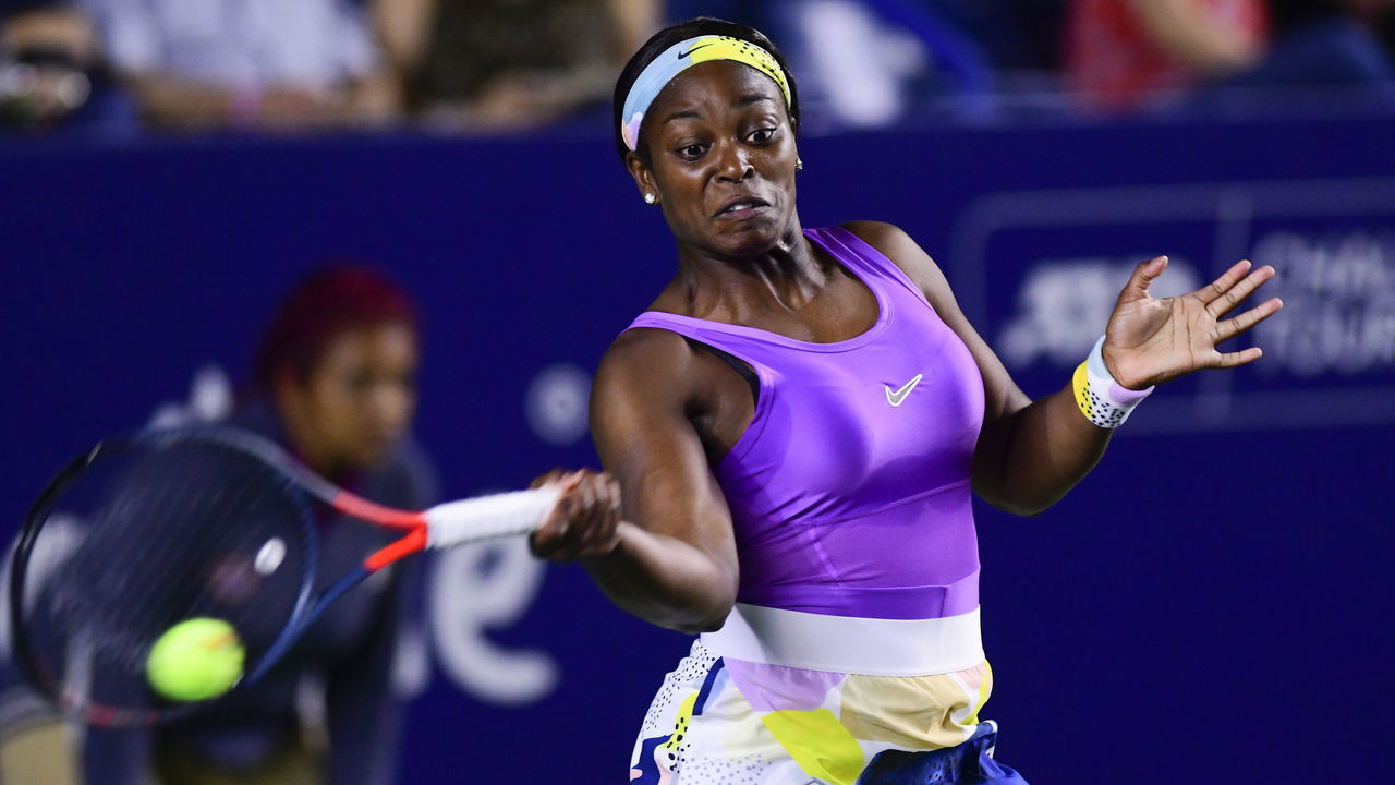 MONTERREY, MEXICO - MARCH 4: Sloane Stephens of USA returns the ball during the round of 16 between Sloane Stephens of USA and Leylah Fernandez of Canada on March 4, at GNP Seguros Stadium 2020 in Monterrey, Mexico.