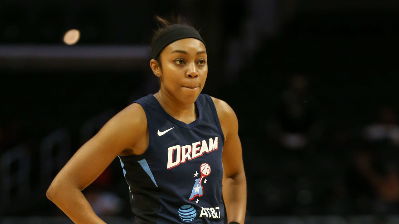 LOS ANGELES, CA - SEPTEMBER 03: Atlanta Dream guard Renee Montgomery #21 during the Atlanta Dream vs Los Angeles Sparks game on September 03, 2019, at Staples Center in Los Angeles, CA.