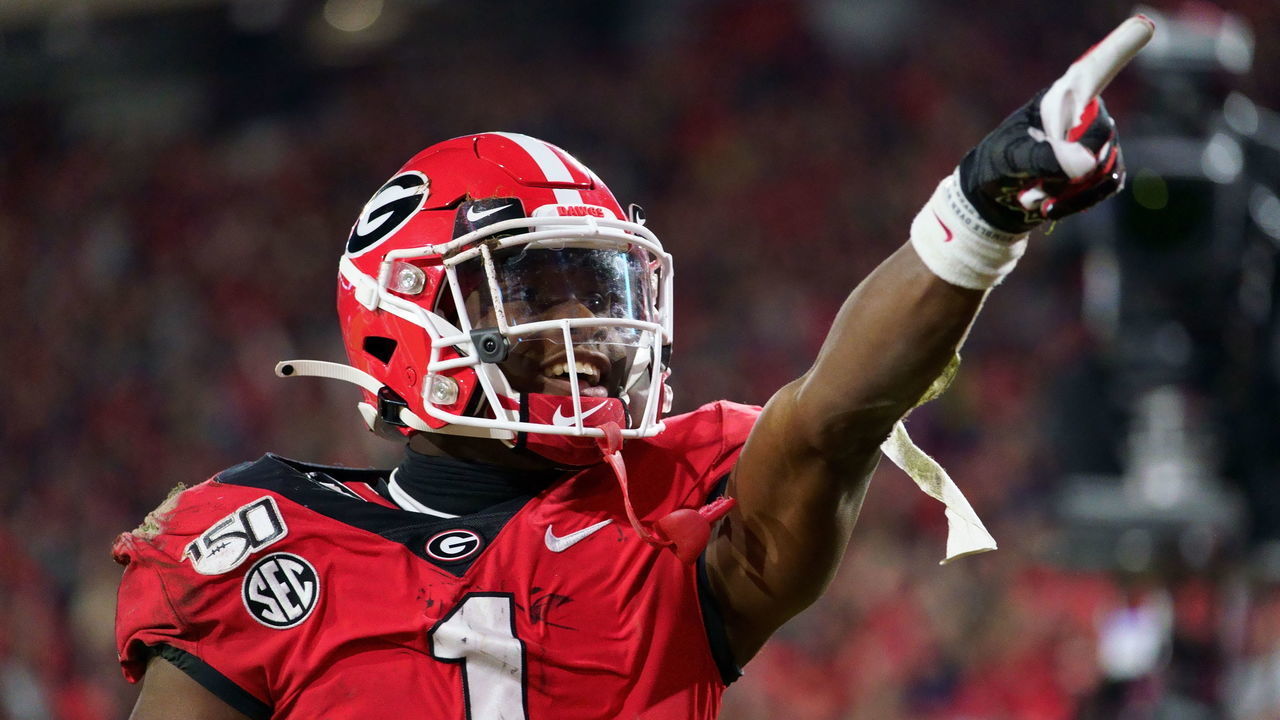 ATHENS, GA - NOVEMBER 09: George Pickens #1 of the Georgia Bulldogs during a game between Missouri Tigers and Georgia Bulldogs at Sanford Stadium on November 09, 2019 in Athens, Georgia.