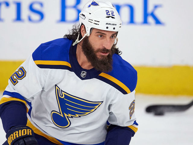 CHICAGO, IL - MARCH 18: St. Louis Blues right wing Chris Thorburn (22) looks on during the game between the Chicago Blackhawks and the St. Louis Blues on March 18, 2018, at the United Center in Chicago, Illinois.