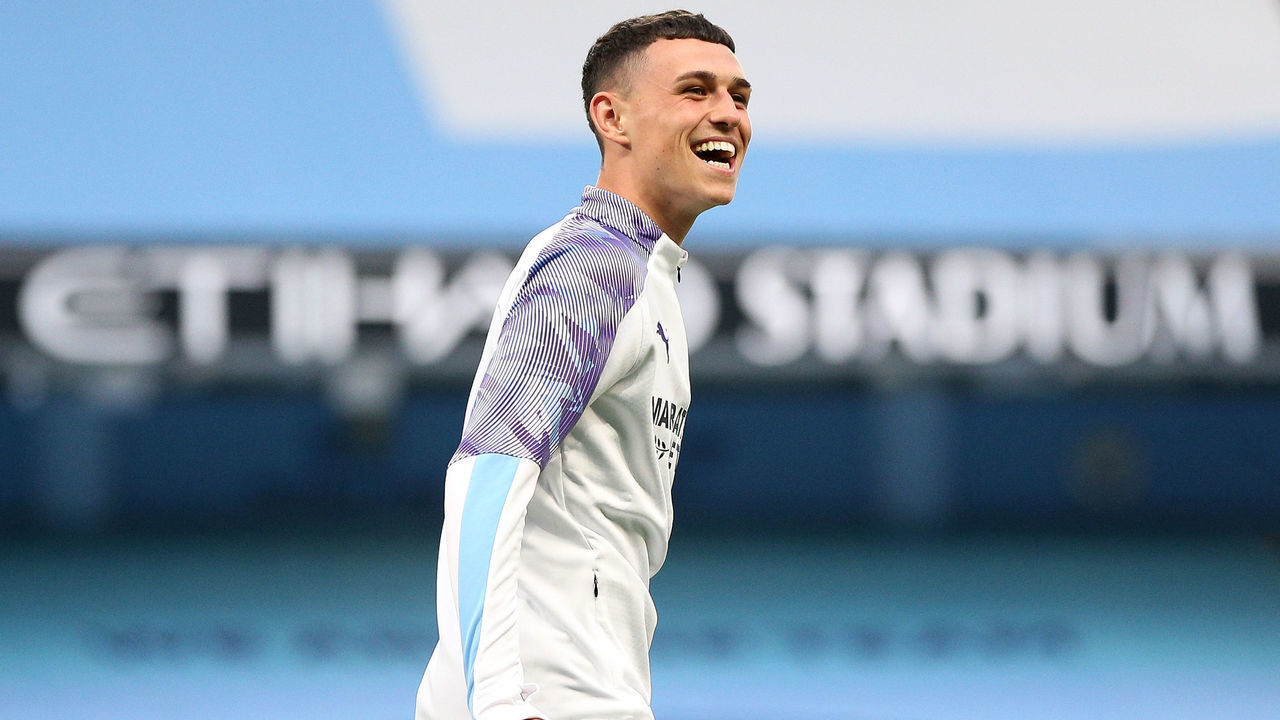 MANCHESTER, ENGLAND - JUNE 17: Phil Foden of Manchester City warms up during the Premier League match between Manchester City and Arsenal FC at Etihad Stadium on June 17, 2020 in Manchester, United Kingdom.