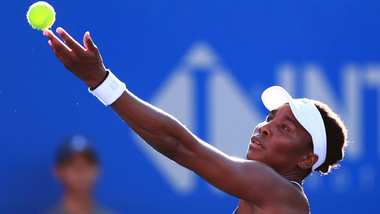 ACAPULCO, MEXICO - FEBRUARY 25: Venus Williams of USA serves during the singles match between Kaja Juvan of Slovenia and Venus Williams of USA as part of the WTA Mexican Open 2020 Day 2 at Princess Mundo Imperial on February 25, 2020 in Acapulco, Mexico.