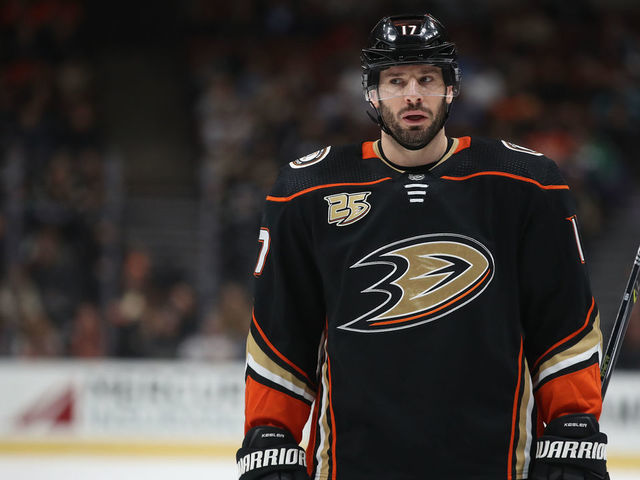 ANAHEIM, CALIFORNIA - MARCH 06: Ryan Kesler #17 of the Anaheim Ducks looks on during the third period of a game against the St. Louis Blues at Honda Center on March 06, 2019 in Anaheim, California.