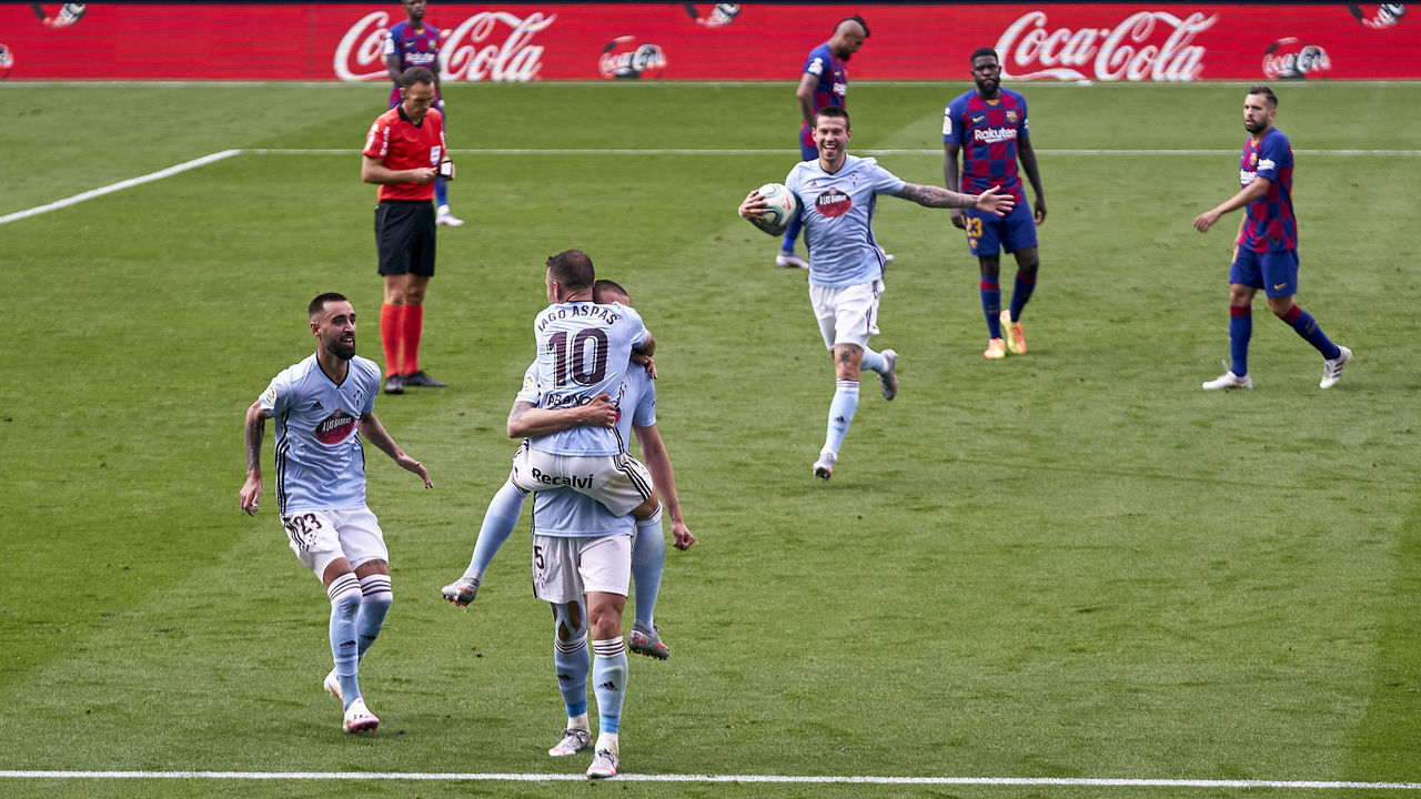 VIGO, SPAIN - JUNE 27: Players of Celta de Vigo celebrates after Fedor Smolov scoring his team's first goal during the Liga match between RC Celta de Vigo and FC Barcelona at Abanca-Balaídos on June 27, 2020 in Vigo, Spain.