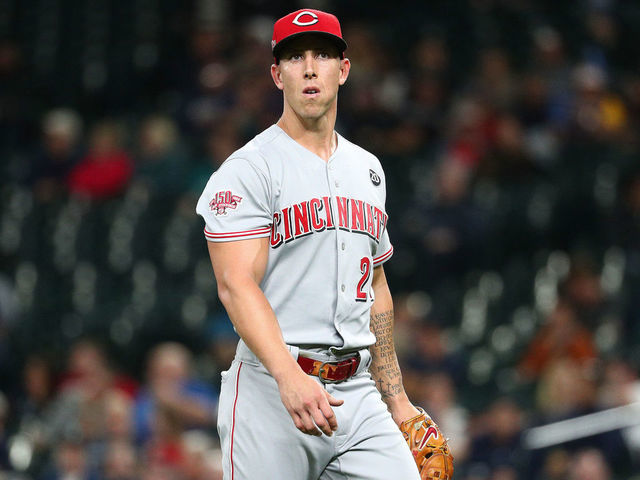 Reds' Lorenzen wants to pitch 180 innings, play OF between starts | theScore.com
