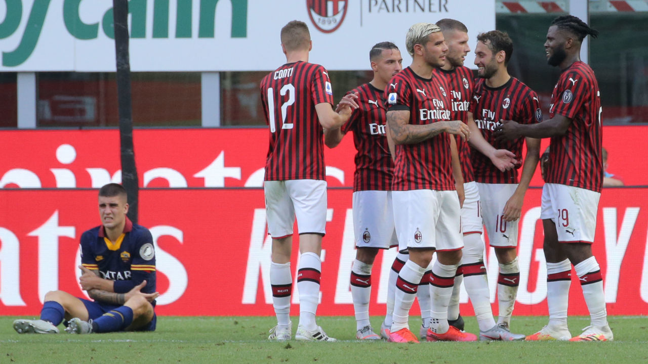 MILAN, ITALY - JUNE 28: Ante Rebic of AC Milan celebrates after scoring his goal with his team mates ,during the Serie A match between AC Milan and AS Roma at Stadio Giuseppe Meazza on June 28, 2020 in Milan, Italy.