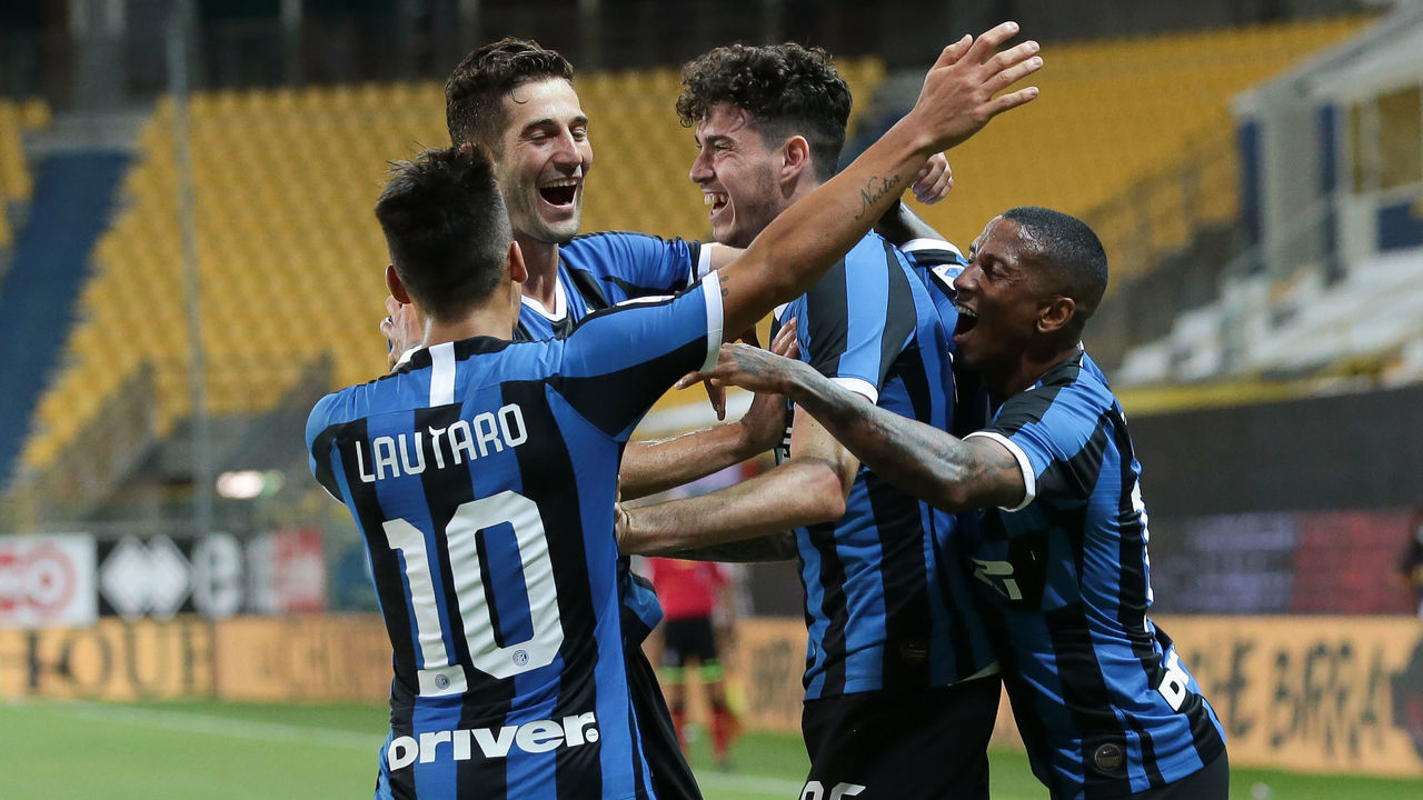 PARMA, ITALY - JUNE 28: Inter's Italian defender Alessandro Bastoni celebrates with team mates after scoring a late header to give the side a 2-1 lead during the Serie A match between Parma Calcio and FC Internazionale at Stadio Ennio Tardini on June 28, 2020 in Parma, Italy.