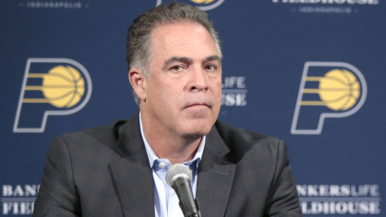 INDIANAPOLIS, IN - JUNE 22: Indiana Pacers President of Basketball Operations, Kevin Pritchard, introduces Aaron Holiday during a press conference on June 22, 2018 at the St. Vincent Center in Indianapolis, Indiana. NOTE TO USER: User expressly acknowledges and agrees that, by downloading and/or using this photograph, user is consenting to the terms and conditions of the Getty Images License Agreement. Mandatory Copyright Notice: Copyright 2018 NBAE