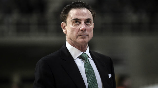 15 January 2020, Greece, Athen: Basketball, Euroleague, main round, 19th matchday, Panathinaikos Athens - FC Bayern Munich: Panathinaikos Athens coach Rick Pitino is on the sidelines. Photo: Angelos Tzortzinis/dpa