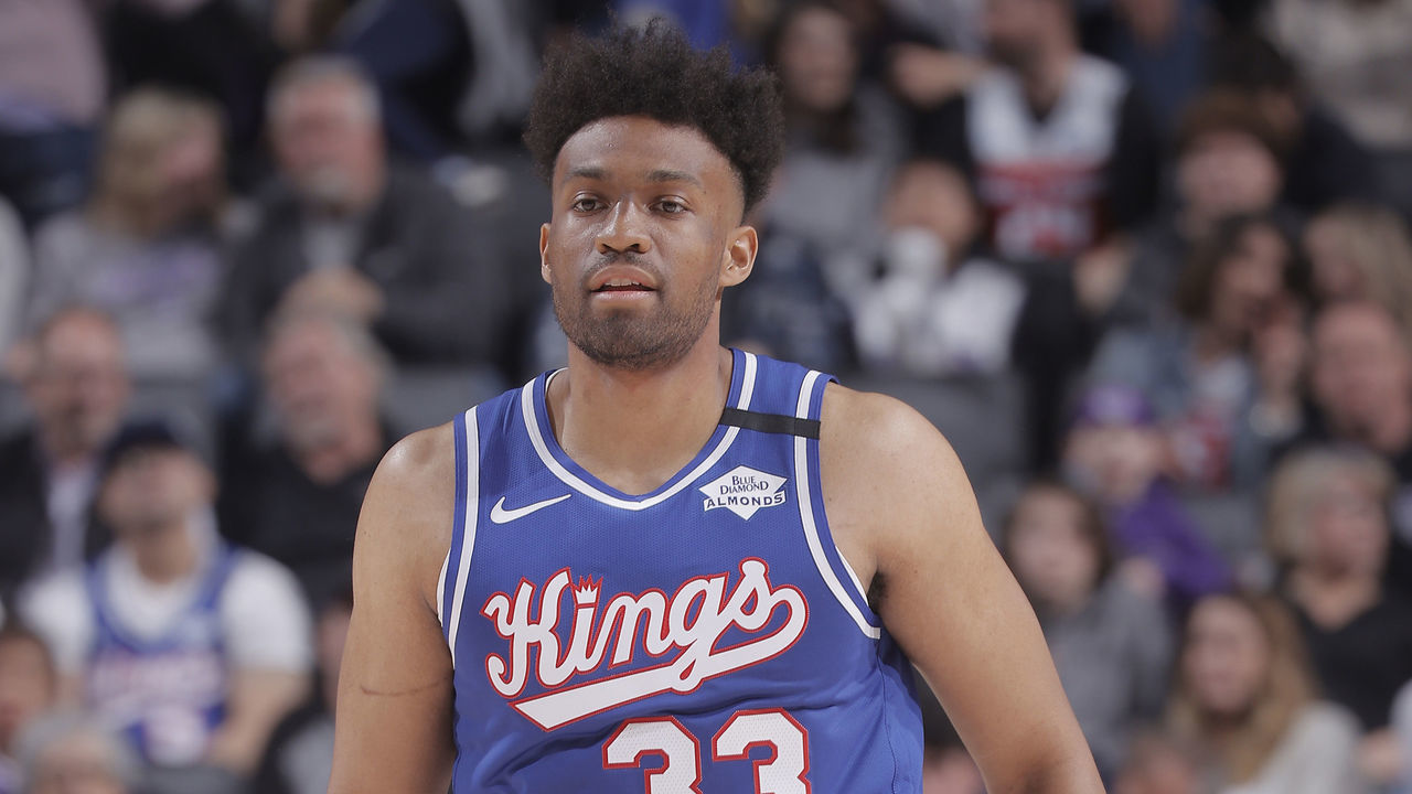 SACRAMENTO, CA - FEBRUARY 20: Jabari Parker #33 of the Sacramento Kings looks on during the game against the Memphis Grizzlies on February 20, 2020 at Golden 1 Center in Sacramento, California. NOTE TO USER: User expressly acknowledges and agrees that, by downloading and or using this photograph, User is consenting to the terms and conditions of the Getty Images Agreement. Mandatory Copyright Notice: Copyright 2020 NBAE