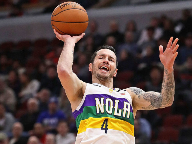 CHICAGO, ILLINOIS - FEBRUARY 06: JJ Redick #4 of the New Orleans Pelicans shoots against the Chicago Bulls at the United Center on February 06, 2020 in Chicago, Illinois.