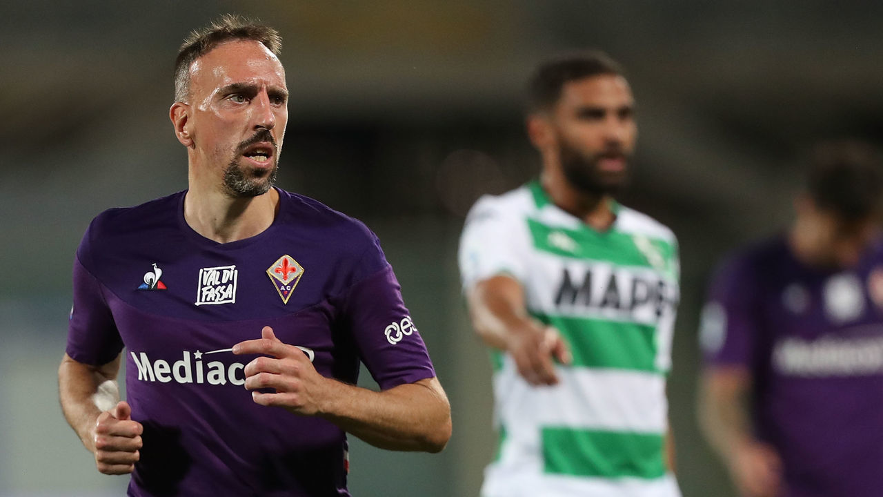 FLORENCE, ITALY - JULY 01: Franck Ribery of ACF Fiorentina looks on during the Serie A match between ACF Fiorentina and US Sassuolo at Stadio Artemio Franchi on July 1, 2020 in Florence, Italy.