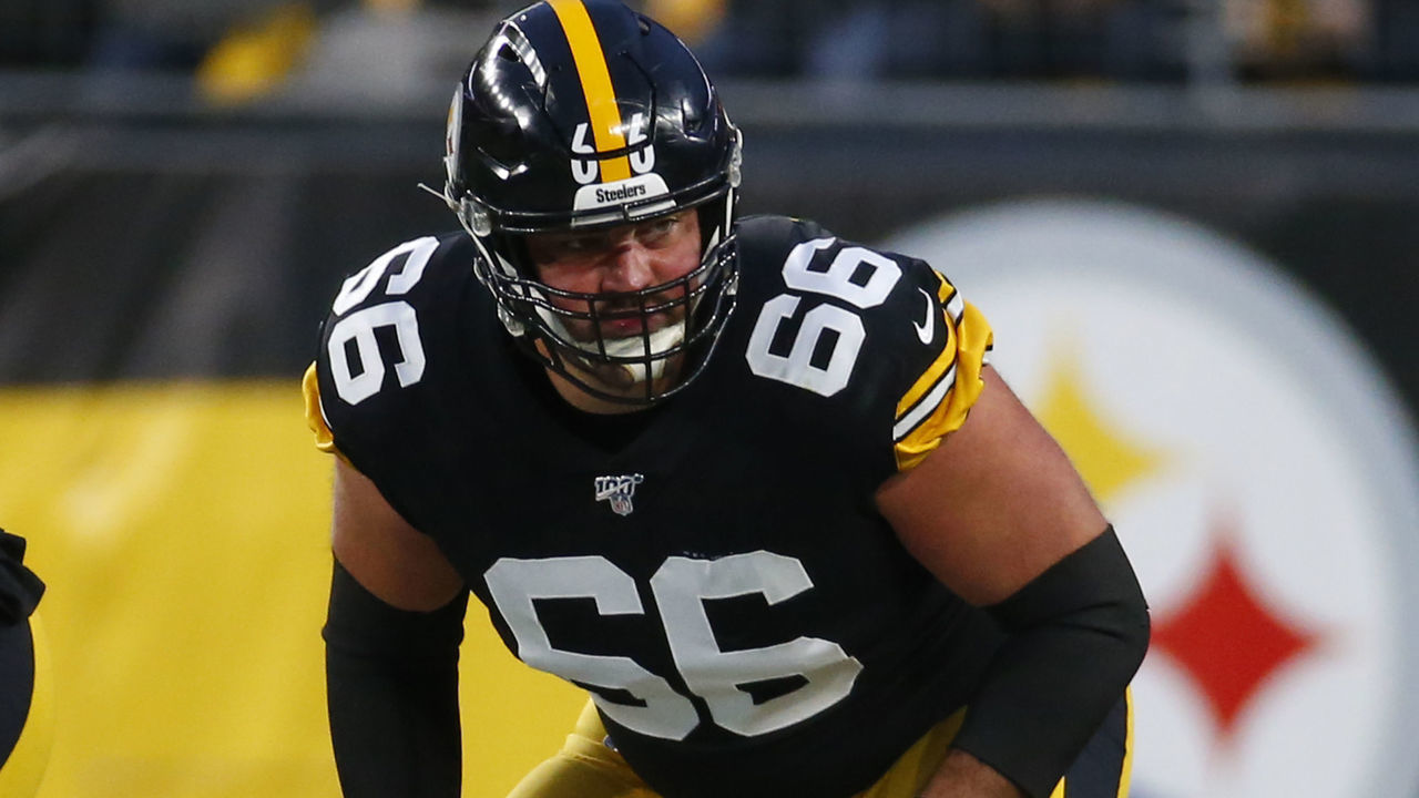 PITTSBURGH, PA - NOVEMBER 10: David DeCastro #66 of the Pittsburgh Steelers in action against the Los Angeles Rams on November 10, 2019 at Heinz Field in Pittsburgh, Pennsylvania.