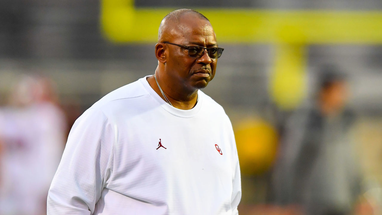 LUBBOCK, TX - NOVEMBER 03: Oklahoma Sooners defensive coordinator Ruffin McNeill stands on the filed before the game during against the Texas Tech Red Raiders on November 3, 2018 at Jones AT&T Stadium in Lubbock, Texas. Oklahoma defeated Texas Tech 51-46.