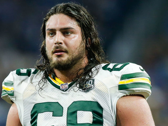 Green Bay Packers sign David Bakhtiari to four-year extension