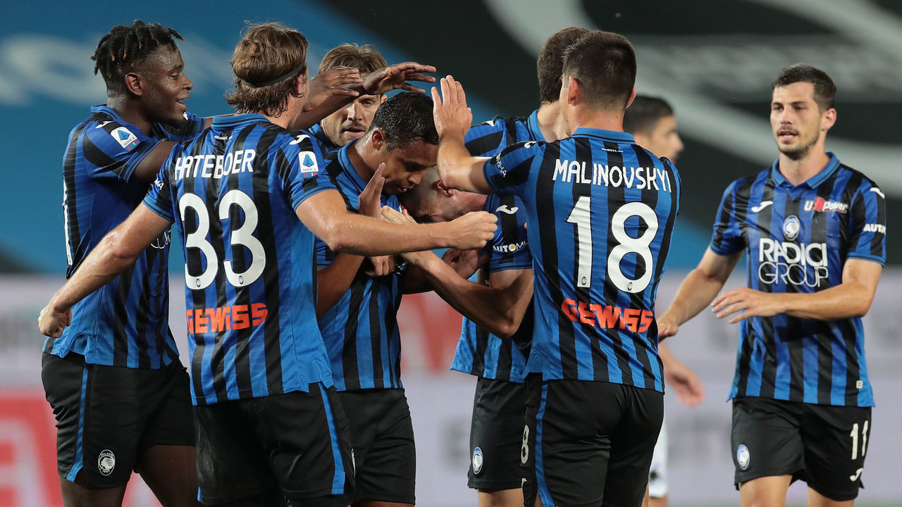 BERGAMO, ITALY - JULY 08: Luis Muriel of Atalanta BC celebrates his goal with his team-mates during the Serie A match between Atalanta BC and UC Sampdoria at Gewiss Stadium on July 8, 2020 in Bergamo, Italy.