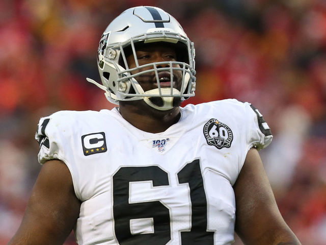 Raiders' Pro Bowl center Rodney Hudson leaves with injury