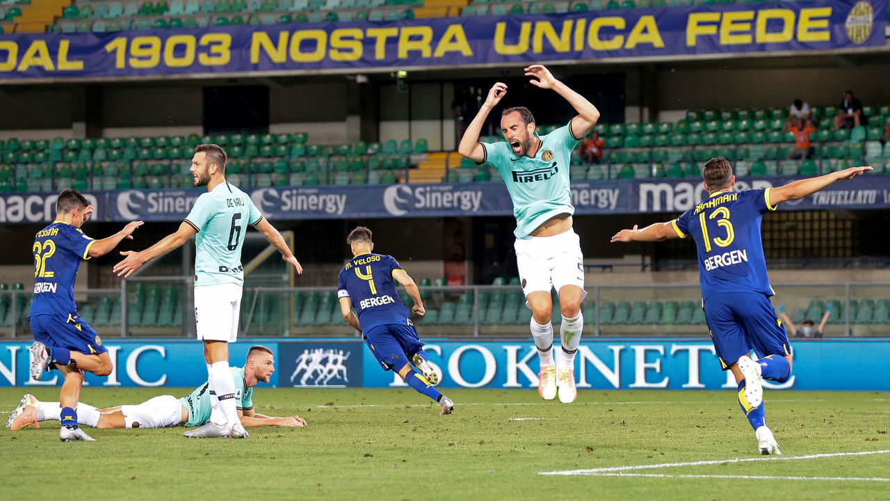 VERONA, ITALY - JULY 09: Hellas Verona's Portuguese midfielder Miguel Veloso runs off to celebrate after scoring to level the game at 2-2 during the Serie A match between Hellas Verona and FC Internazionale at Stadio Marcantonio Bentegodi on July 09, 2020 in Verona, Italy.