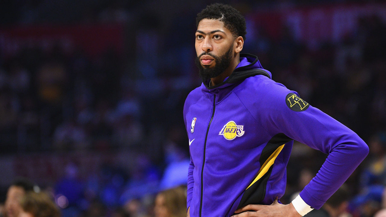 LOS ANGELES, CA - MARCH 08: Los Angeles Lakers Forward Anthony Davis (3) looks on before during a NBA game between the Los Angeles Lakers and the Los Angeles Clippers on March 8, 2020 at STAPLES Center in Los Angeles, CA.
