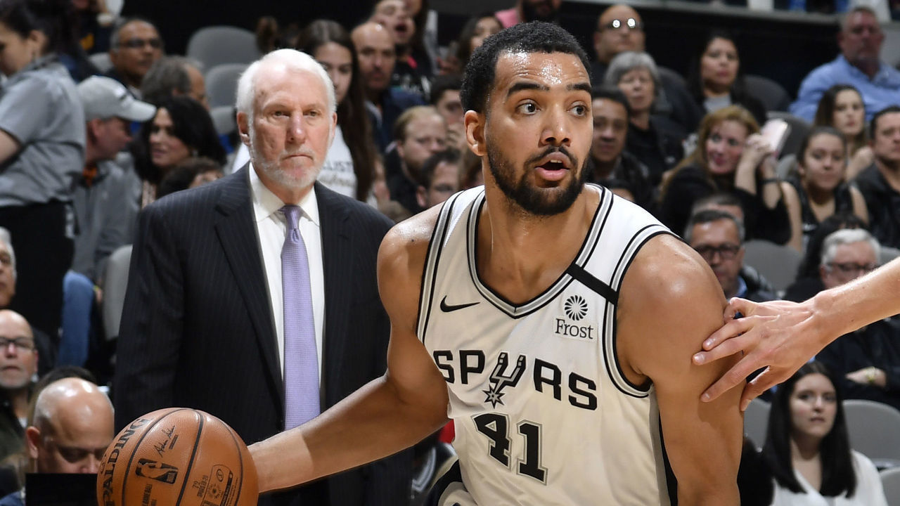 SAN ANTONIO, TX - FEBRUARY 26: Trey Lyles #41 of the San Antonio Spurs handles the ball against the Dallas Mavericks on February 26, 2020 at the AT&T Center in San Antonio, Texas. Mandatory Copyright Notice: Copyright 2020 NBAE (Photos by Logan Riely/NBAE via Getty Images)