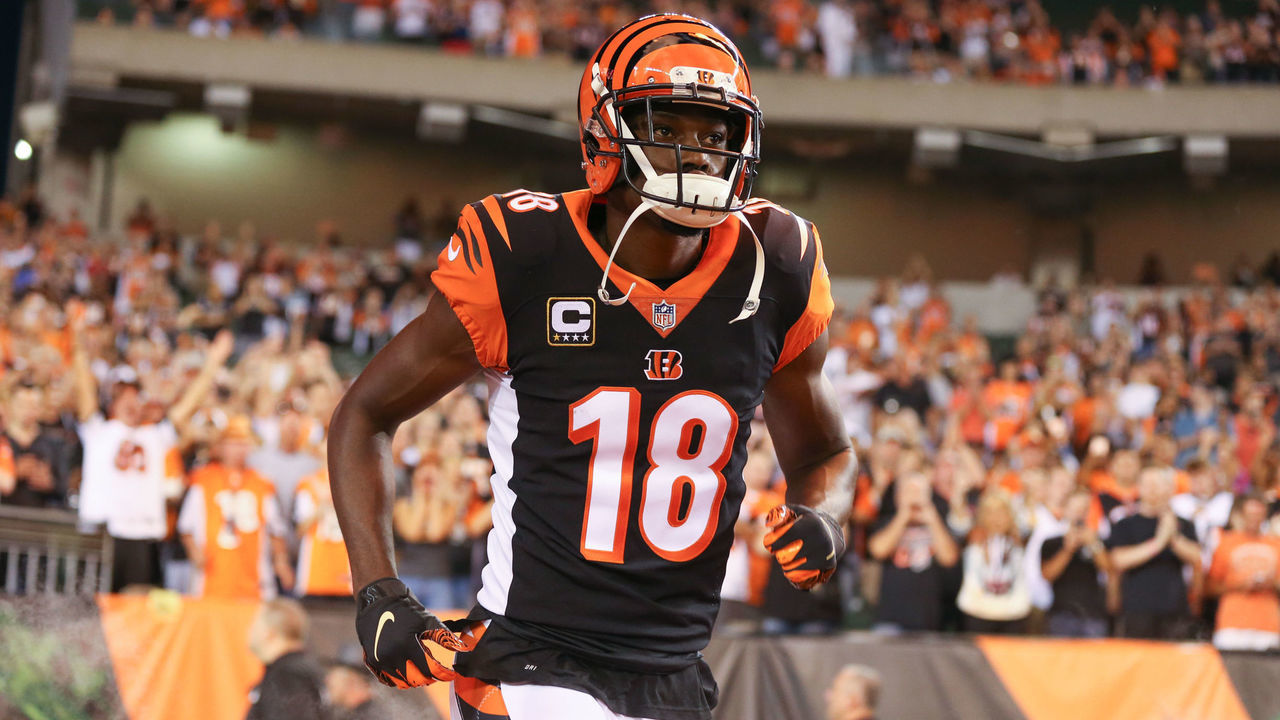 CINCINNATI, OH - SEPTEMBER 13: Cincinnati Bengals wide receiver A.J. Green (18) runs onto the field before the game against the Baltimore Ravens and the Cincinnati Bengals on September 13th 2018, at Paul Brown in Cincinnati, OH.