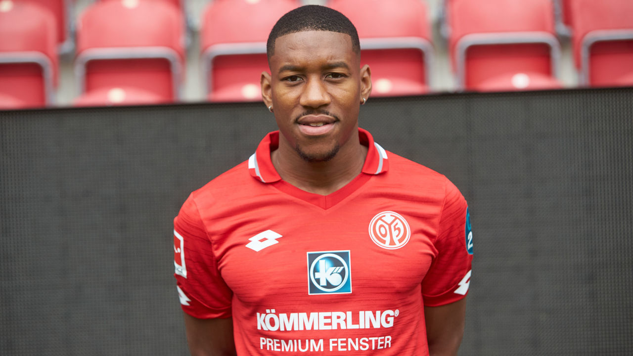 28 July 2019, Rhineland-Palatinate, Mainz: Soccer, Bundesliga: Photo shoot FSV Mainz 05 for the season 2019/20 in the Opel Arena. Ronael Pierre-Gabriel (2). Photo: Thomas Frey/dpa