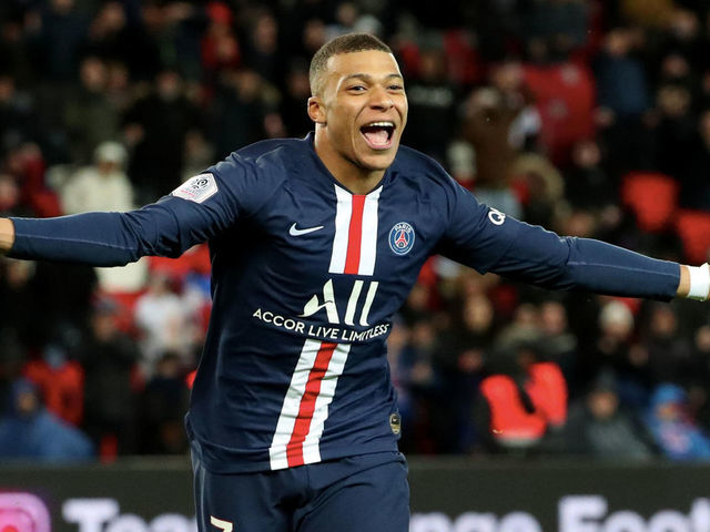 Mbappé, do PSG, está na capa de FIFA 21