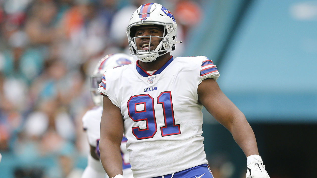 MIAMI, FLORIDA - NOVEMBER 17: Ed Oliver #91 of the Buffalo Bills reacts against the Miami Dolphins during the second quarter at Hard Rock Stadium on November 17, 2019 in Miami, Florida.