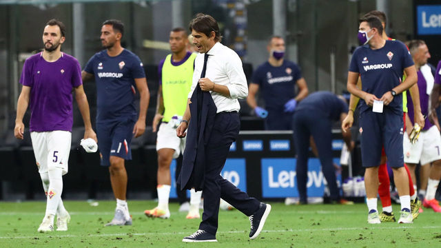 MILAN, ITALY - JULY 22: FC Internazionale coach Antonio Conte shows his dejection at the end of the Serie A match between FC Internazionale and ACF Fiorentina at Stadio Giuseppe Meazza on July 22, 2020 in Milan, Italy.