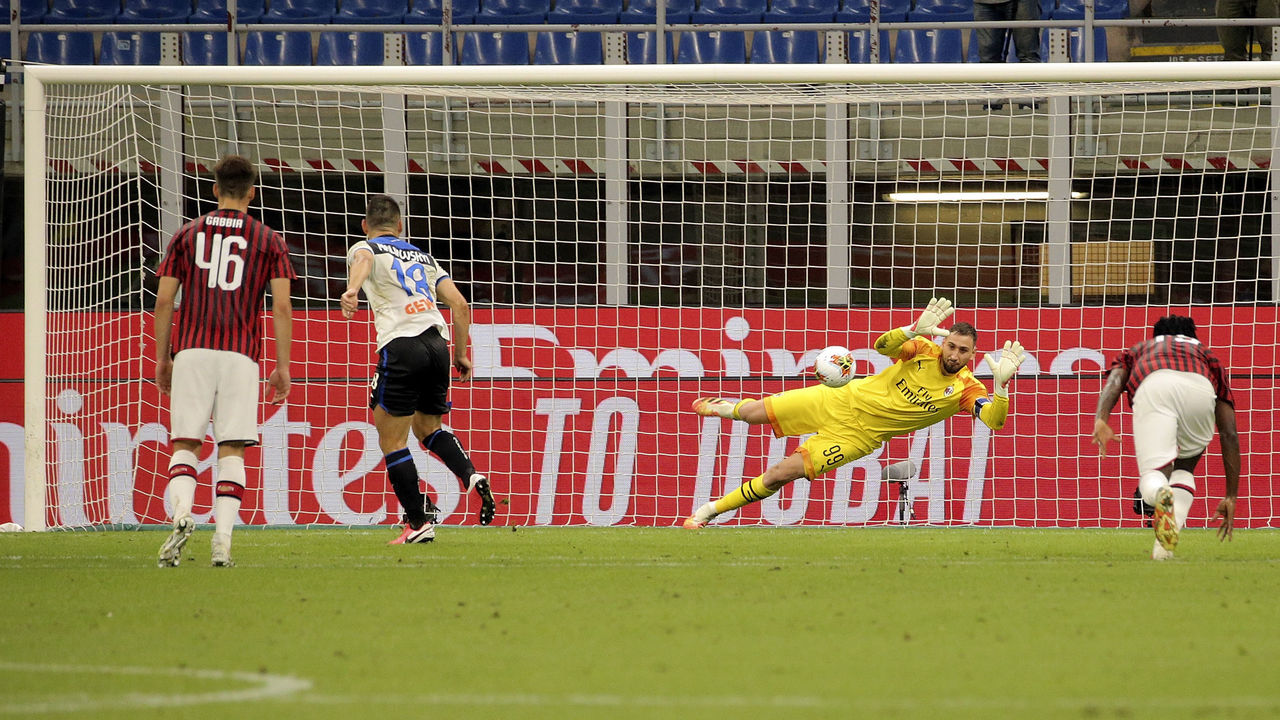 Donnarumma Dashes Atalanta S Title Hopes Crotone Promoted To Serie A Thescore Com