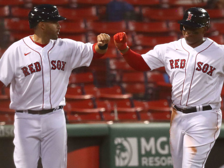 Jackie Bradley Jr., Alex Verdugo among Boston Red Sox to kneel during  national anthem at Opening Day at Fenway Park 