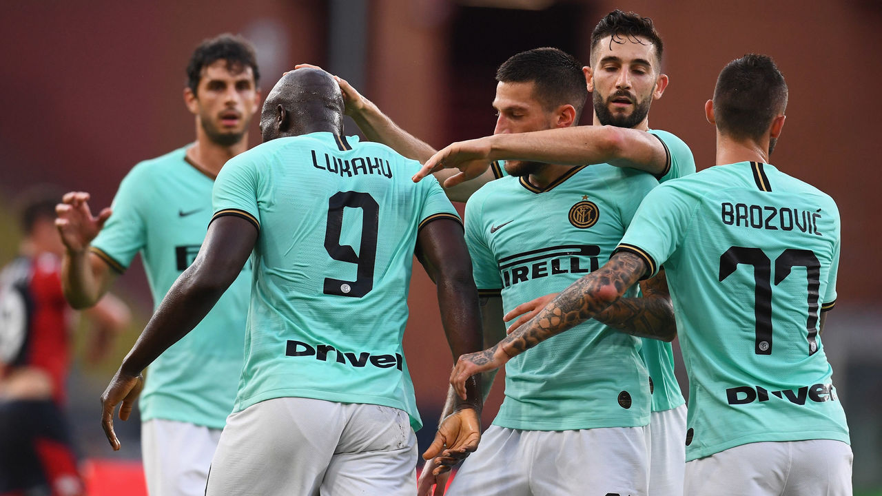 Lukaku Inspired Inter Beat Genoa To Put Pressure On Juventus Thescore Com