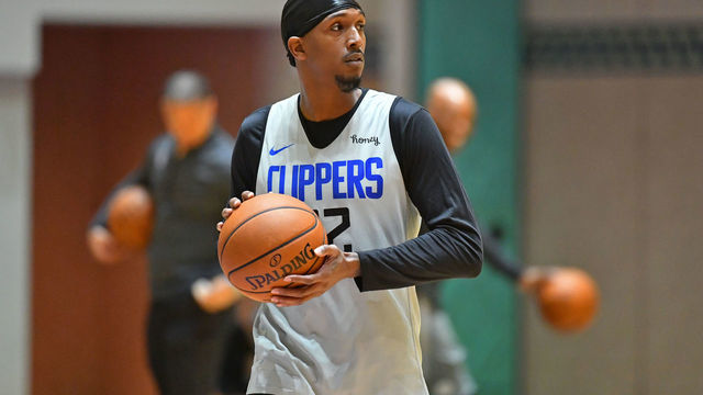 ORLANDO, FL - JULY 21: Lou Williams #23 of the LA Clippers looks on during practice as part of the NBA Restart 2020 on July 21, 2020 in Orlando, Florida. NOTE TO USER: User expressly acknowledges and agrees that, by downloading and/or using this photograph, user is consenting to the terms and conditions of the Getty Images License Agreement. Mandatory Copyright Notice: Copyright 2020 NBAE