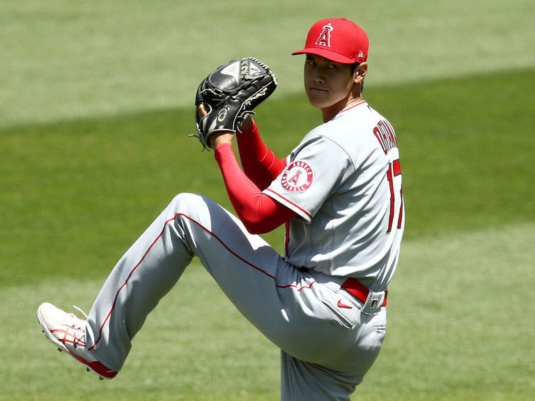 Ohtani believes he can play OF 'right now' but focused on return to mound