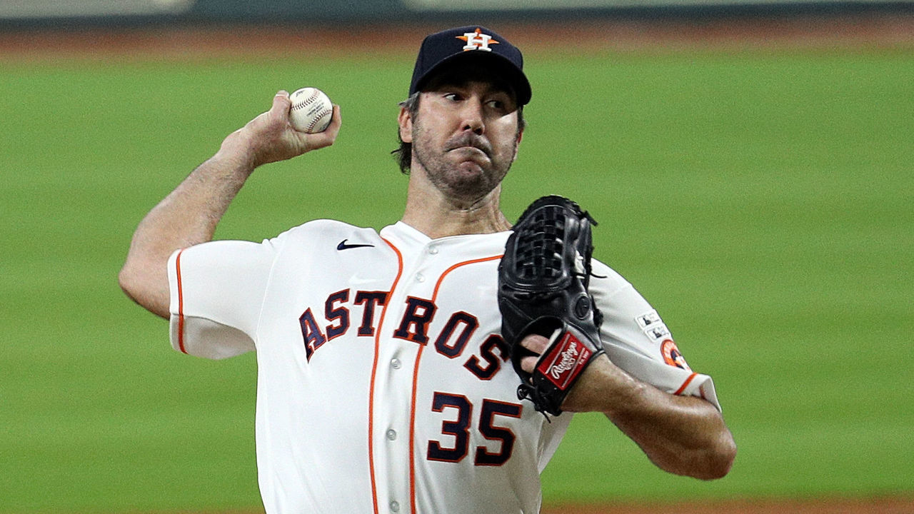 HOUSTON, TEXAS - JULY 24: Justin Verlander #35 of the Houston Astros pitches in the first inning against the Seattle Mariners during Opening Day at Minute Maid Park on July 24, 2020 in Houston, Texas. The 2020 season had been postponed since March due to the COVID-19 pandemic.
