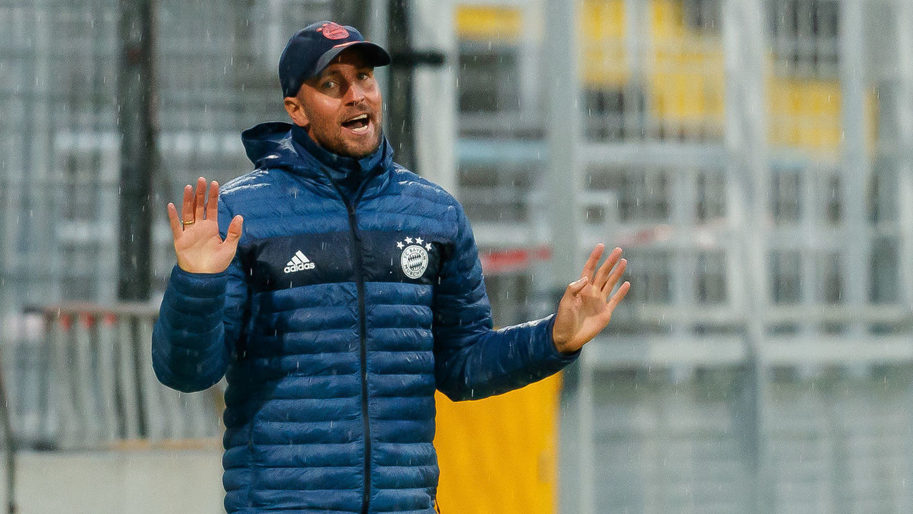 MUNICH, GERMANY - JUNE 17: (BILD ZEITUNG OUT) head coach Sebastian Hoeness of FC Bayern Muenchen II gestures during the 3. Liga match between Bayern Muenchen II and SV Meppen at Stadion an der Gruenwalder Straße on June 17, 2020 in Munich, Germany.