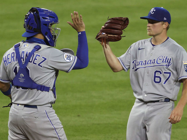 Kansas City Royals' Mike Montgomery pitches to a Detroit Tigers