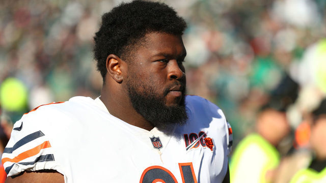 PHILADELPHIA, PA - NOVEMBER 03: Chicago Bears Nose Tackle Eddie Goldman (91) heads to the locker room after the first half during the game between the Chicago Bears and Philadelphia Eagles on November 03, 2019 at Lincoln Financial Field in Philadelphia, PA.