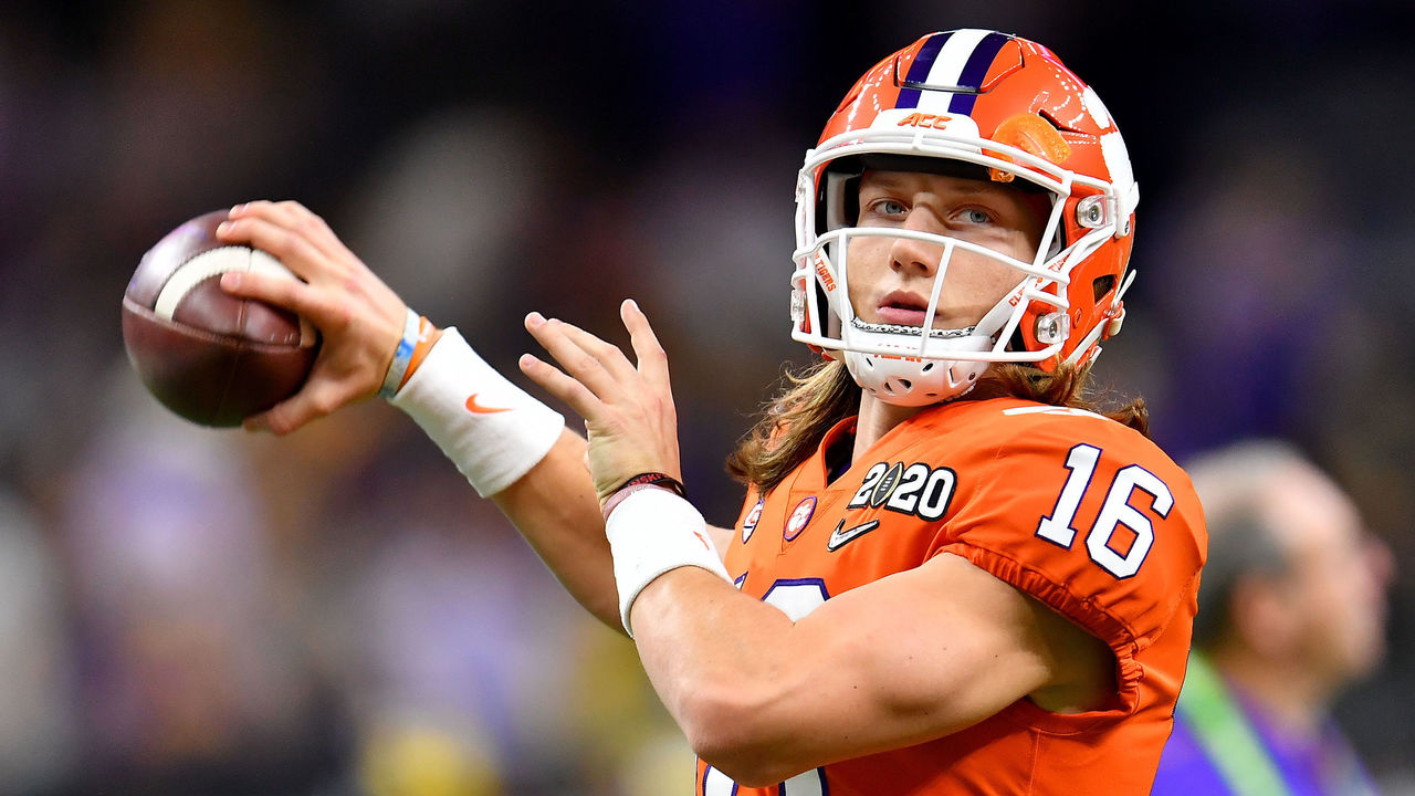 Trevor Lawrence look-alike pretends to be him in funny video