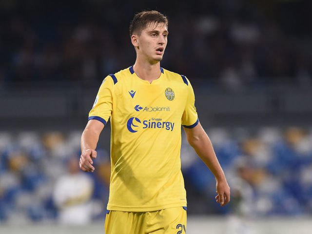 Defender Kumbulla Joins Roma On Loan From Hellas Verona Thescore Com