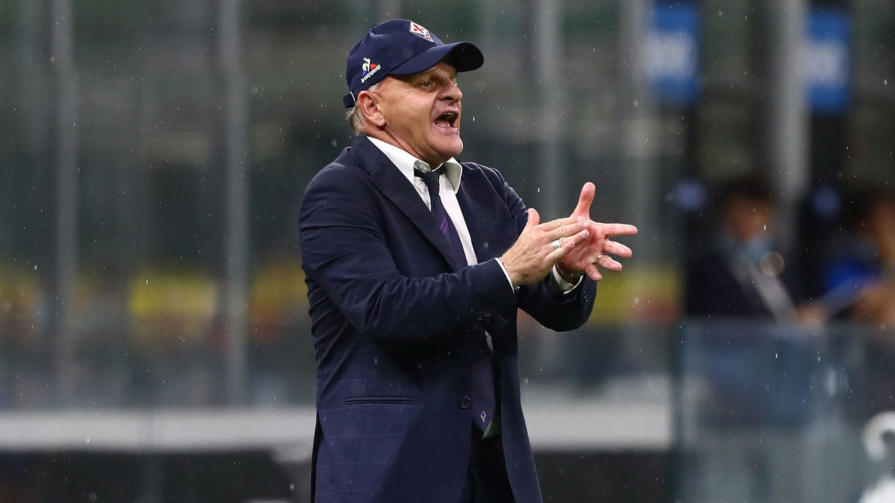 MILAN, ITALY - JULY 22: ACF Fiorentina coach Giuseppe Iachini shouts to his players during the Serie A match between FC Internazionale and ACF Fiorentina at Stadio Giuseppe Meazza on July 22, 2020 in Milan, Italy.
