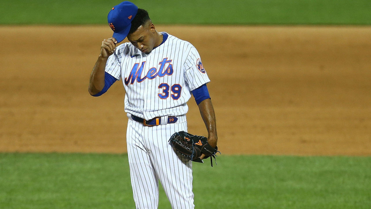 NEW YORK, NEW YORK - JULY 30: Edwin Diaz #39 of the New York Mets reacts during the \ninth inning against the Boston Red Sox at Citi Field on July 30, 2020 in New York City.