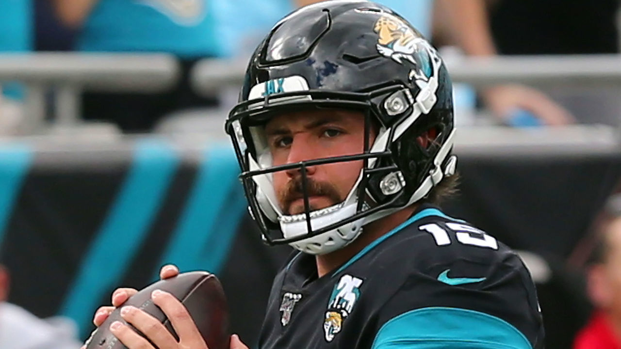 JACKSONVILLE, FL - DECEMBER 01: Gardner Minshew II (15) of the Jaguars warms up before the regular season game between the Tampa Bay Buccaneers and the Jacksonville Jaguars on December 01, 2019 at TIAA Bank Field in Jacksonville, FL.
