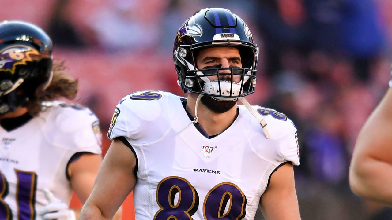 CLEVELAND, OH - DECEMBER 22, 2019: Tight end Mark Andrews #89 of the Baltimore Ravens on the field prior to a game against the Cleveland Browns on December 22, 2019 at FirstEnergy Stadium in Cleveland, Ohio. Baltimore won 31-15. (Photo by: 2019 Nick Cammett/Diamond Images via Getty Images)