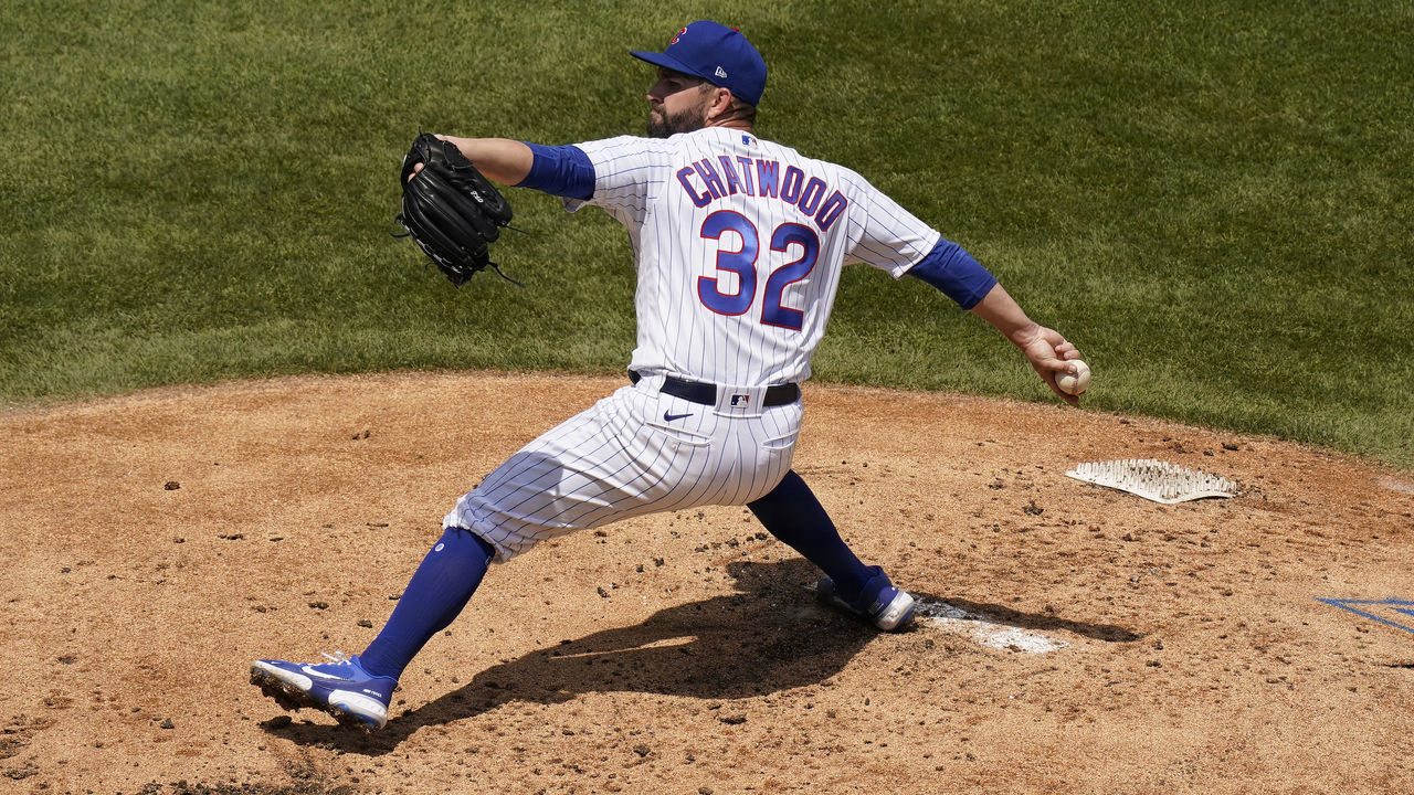 CHICAGO, ILLINOIS - JULY 26: Tyler Chatwood #32 of the Chicago Cubs throws a pitch during the second inning of a game against the Milwaukee Brewers at Wrigley Field on July 26, 2020 in Chicago, Illinois. The 2020 season had been postponed since March due to the COVID-19 pandemic.