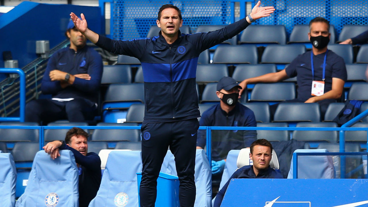 LONDON, ENGLAND - JULY 26: Chelsea head coach Frank Lampard reacts during the Premier League match between Chelsea FC and Wolverhampton Wanderers at Stamford Bridge on July 26, 2020 in London, United Kingdom.