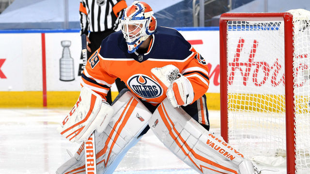 EDMONTON, ALBERTA - AUGUST 01: Goaltender Mikko Koskinen #19 of the Edmonton Oilers defends the net against the Chicago Blackhawks during the third period of Game One of the Western Conference Qualification Round at Rogers Place on August 01, 2020 in Edmonton, Alberta.